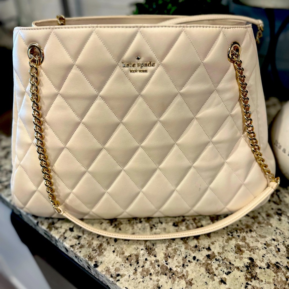 Mommy Needs This!  Kate Spade matching purse and wallet.